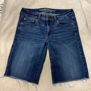 American eagle super stretch skinny Bermuda shorts